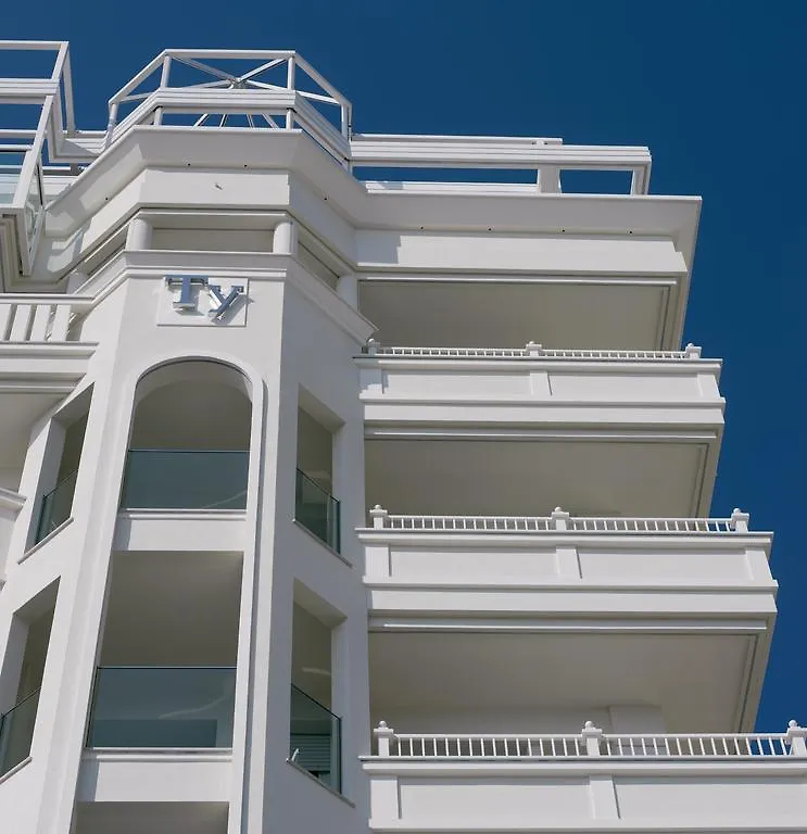 Hotel Tiffany'S Riccione 4*,